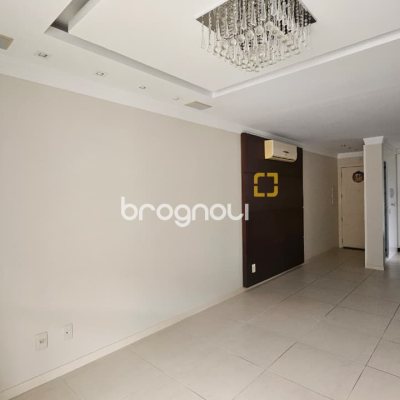 Apartamento com 104m², 3 quartos (sendo 1 suíte), 2 garagens, no bairro Itacorubi em Florianópolis