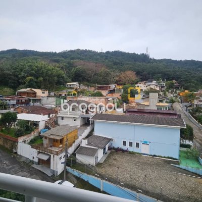 Apartamento com 104m², 3 quartos (sendo 1 suíte), 2 garagens, no bairro Itacorubi em Florianópolis