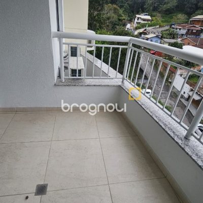 Apartamento com 104m², 3 quartos (sendo 1 suíte), 2 garagens, no bairro Itacorubi em Florianópolis
