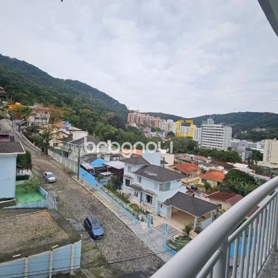 Apartamento com 104m², 3 quartos (sendo 1 suíte), 2 garagens, no bairro Itacorubi em Florianópolis