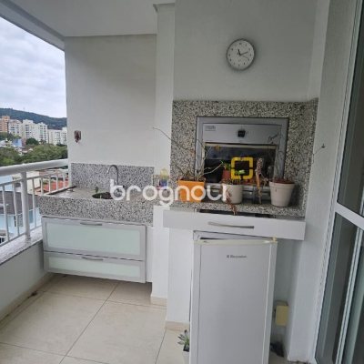 Apartamento com 104m², 3 quartos (sendo 1 suíte), 2 garagens, no bairro Itacorubi em Florianópolis