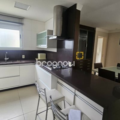 Apartamento com 104m², 3 quartos (sendo 1 suíte), 2 garagens, no bairro Itacorubi em Florianópolis