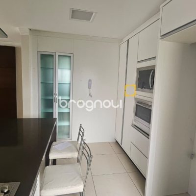 Apartamento com 104m², 3 quartos (sendo 1 suíte), 2 garagens, no bairro Itacorubi em Florianópolis