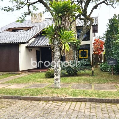 Casa com 282m², 5 quartos (sendo 2 suítes), 4 garagens, no bairro Jurerê Internacional em Florianópolis