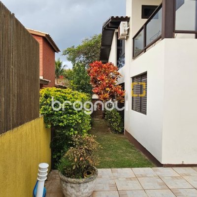 Casa com 282m², 5 quartos (sendo 2 suítes), 4 garagens, no bairro Jurerê Internacional em Florianópolis