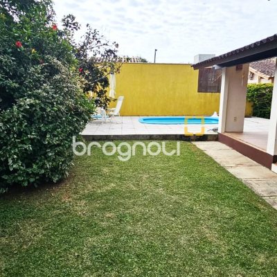 Casa com 282m², 5 quartos (sendo 2 suítes), 4 garagens, no bairro Jurerê Internacional em Florianópolis