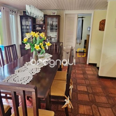 Casa com 282m², 5 quartos (sendo 2 suítes), 4 garagens, no bairro Jurerê Internacional em Florianópolis