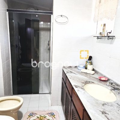 Casa com 282m², 5 quartos (sendo 2 suítes), 4 garagens, no bairro Jurerê Internacional em Florianópolis