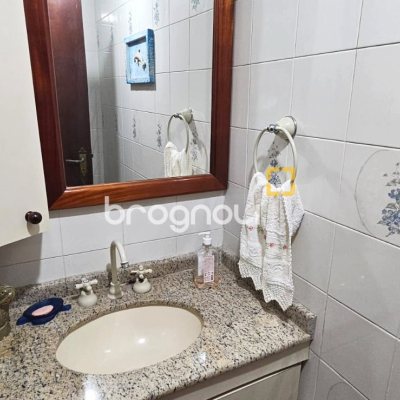 Casa com 282m², 5 quartos (sendo 2 suítes), 4 garagens, no bairro Jurerê Internacional em Florianópolis