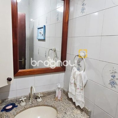 Casa com 282m², 5 quartos (sendo 2 suítes), 4 garagens, no bairro Jurerê Internacional em Florianópolis