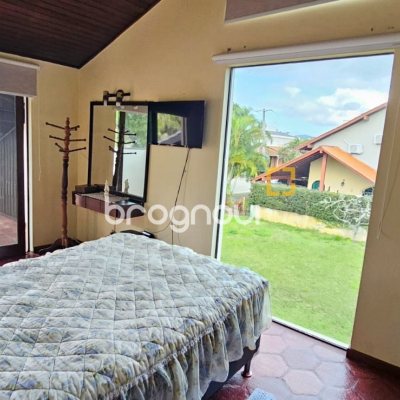 Casa com 282m², 5 quartos (sendo 2 suítes), 4 garagens, no bairro Jurerê Internacional em Florianópolis