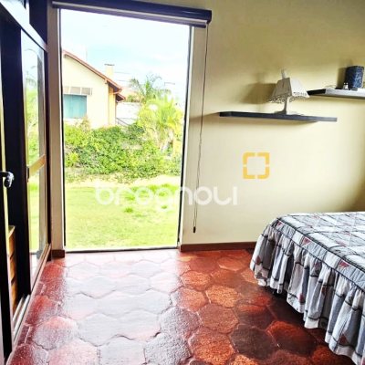 Casa com 282m², 5 quartos (sendo 2 suítes), 4 garagens, no bairro Jurerê Internacional em Florianópolis