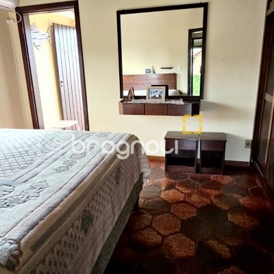 Casa com 282m², 5 quartos (sendo 2 suítes), 4 garagens, no bairro Jurerê Internacional em Florianópolis