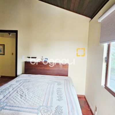 Casa com 282m², 5 quartos (sendo 2 suítes), 4 garagens, no bairro Jurerê Internacional em Florianópolis