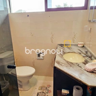 Casa com 282m², 5 quartos (sendo 2 suítes), 4 garagens, no bairro Jurerê Internacional em Florianópolis