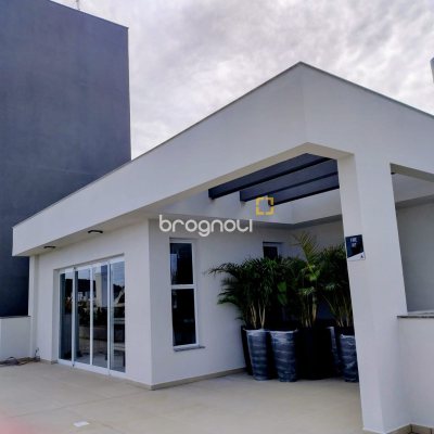 Apartamento com 64m², 1 quarto, 1 garagem, no bairro Ingleses em Florianópolis