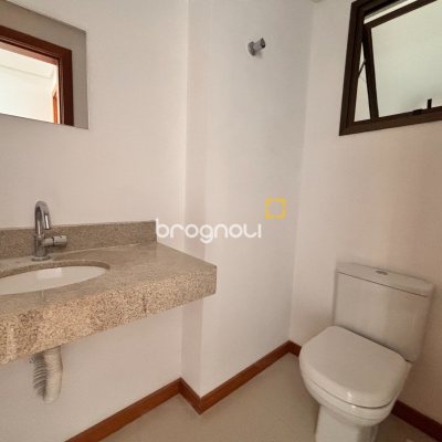 Apartamento com 76m², 2 quartos (sendo 2 suítes), 2 garagens, no bairro Trindade em Florianópolis