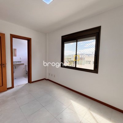 Apartamento com 76m², 2 quartos (sendo 2 suítes), 2 garagens, no bairro Trindade em Florianópolis