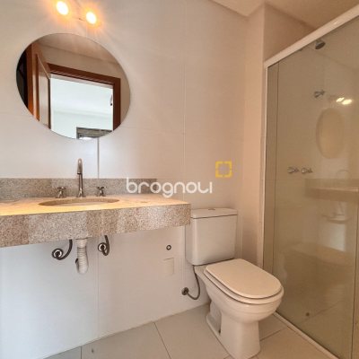 Apartamento com 76m², 2 quartos (sendo 2 suítes), 2 garagens, no bairro Trindade em Florianópolis