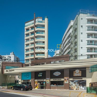 Apartamento com 76m², 2 quartos (sendo 2 suítes), 2 garagens, no bairro Trindade em Florianópolis
