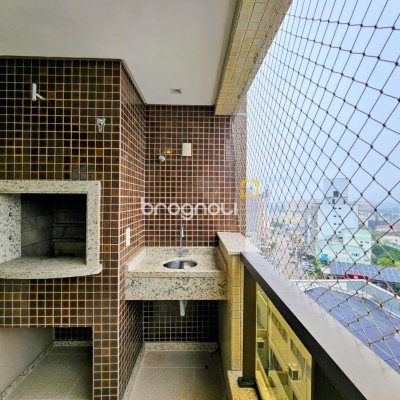 Apartamento com 76m², 2 quartos (sendo 2 suítes), 2 garagens, no bairro Trindade em Florianópolis