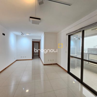 Apartamento com 76m², 2 quartos (sendo 2 suítes), 2 garagens, no bairro Trindade em Florianópolis
