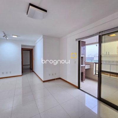 Apartamento com 76m², 2 quartos (sendo 2 suítes), 2 garagens, no bairro Trindade em Florianópolis