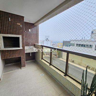 Apartamento com 76m², 2 quartos (sendo 2 suítes), 2 garagens, no bairro Trindade em Florianópolis