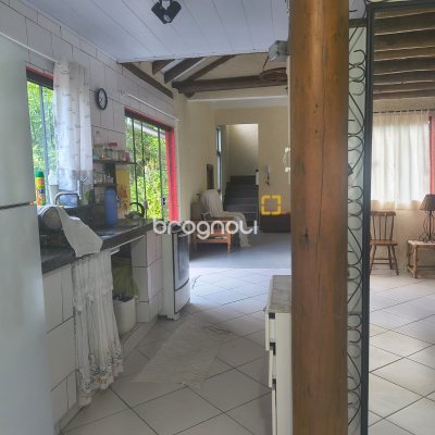 Sítio com 200m², 3 quartos, 3 garagens, no bairro Teresópolis em Águas Mornas