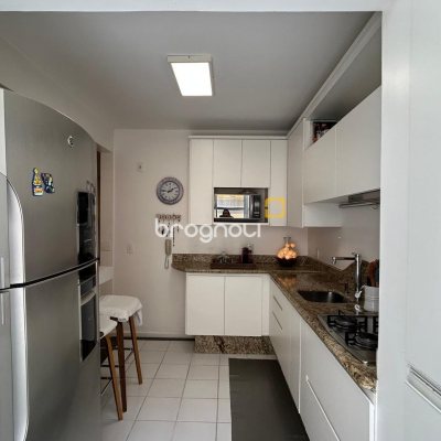 Apartamento com 84m², 3 quartos (sendo 1 suíte), 1 garagem, no bairro Itacorubi em Florianópolis