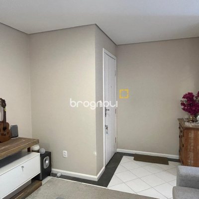 Apartamento com 84m², 3 quartos (sendo 1 suíte), 1 garagem, no bairro Itacorubi em Florianópolis