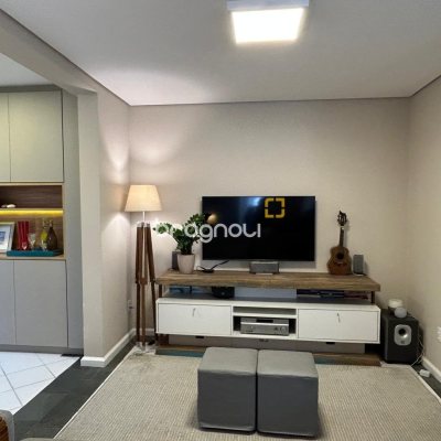 Apartamento com 84m², 3 quartos (sendo 1 suíte), 1 garagem, no bairro Itacorubi em Florianópolis