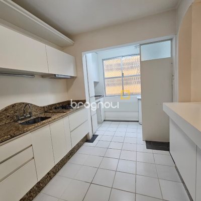 Apartamento com 84m², 3 quartos (sendo 1 suíte), 1 garagem, no bairro Itacorubi em Florianópolis