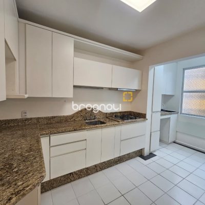 Apartamento com 84m², 3 quartos (sendo 1 suíte), 1 garagem, no bairro Itacorubi em Florianópolis