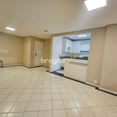 Apartamento com 84m², 3 quartos (sendo 1 suíte), 1 garagem, no bairro Itacorubi em Florianópolis