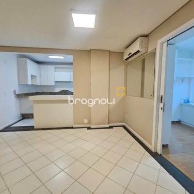 Apartamento com 84m², 3 quartos (sendo 1 suíte), 1 garagem, no bairro Itacorubi em Florianópolis