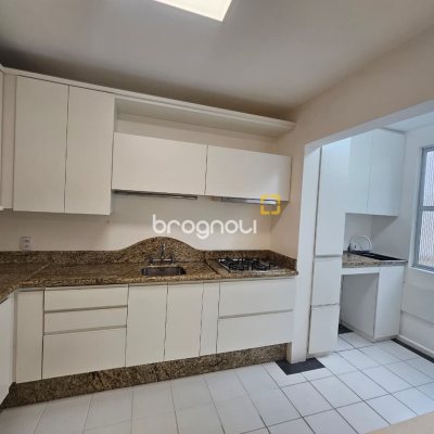 Apartamento com 84m², 3 quartos (sendo 1 suíte), 1 garagem, no bairro Itacorubi em Florianópolis