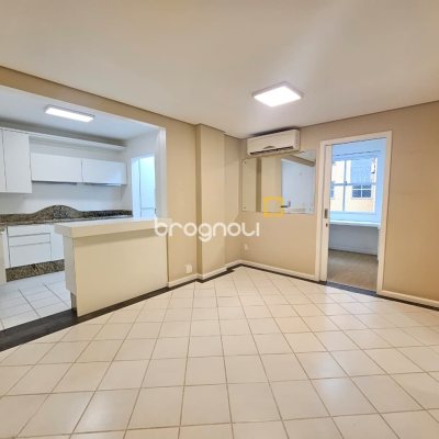 Apartamento com 84m², 3 quartos (sendo 1 suíte), 1 garagem, no bairro Itacorubi em Florianópolis