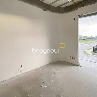 Casa com 188m², 4 quartos (sendo 2 suítes), 3 garagens, no bairro Campeche em Florianópolis
