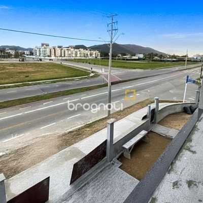 Casa com 188m², 4 quartos (sendo 2 suítes), 3 garagens, no bairro Campeche em Florianópolis
