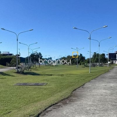 Casa com 188m², 4 quartos (sendo 2 suítes), 3 garagens, no bairro Campeche em Florianópolis