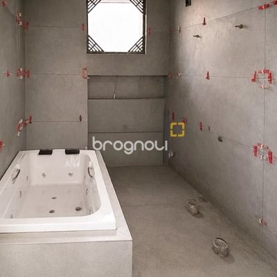 Casa com 188m², 4 quartos (sendo 2 suítes), 3 garagens, no bairro Campeche em Florianópolis