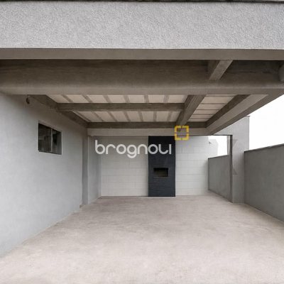 Casa com 188m², 4 quartos (sendo 2 suítes), 3 garagens, no bairro Campeche em Florianópolis