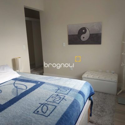 Apartamento com 114m², 3 quartos (sendo 1 suíte), 2 garagens, no bairro Canto em Florianópolis