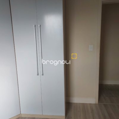 Apartamento com 114m², 3 quartos (sendo 1 suíte), 2 garagens, no bairro Canto em Florianópolis