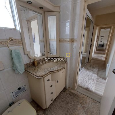 Apartamento com 114m², 3 quartos (sendo 1 suíte), 2 garagens, no bairro Canto em Florianópolis