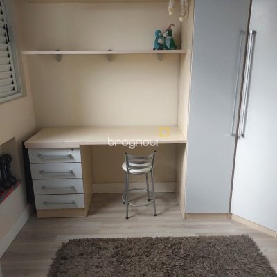 Apartamento com 114m², 3 quartos (sendo 1 suíte), 2 garagens, no bairro Canto em Florianópolis