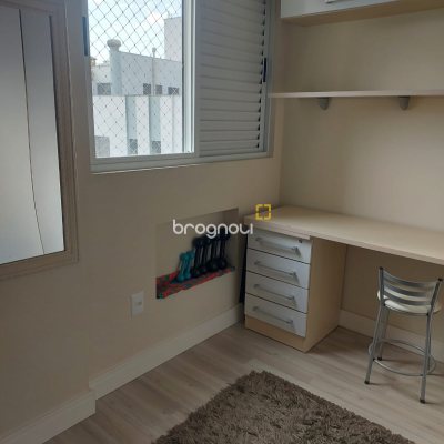 Apartamento com 114m², 3 quartos (sendo 1 suíte), 2 garagens, no bairro Canto em Florianópolis