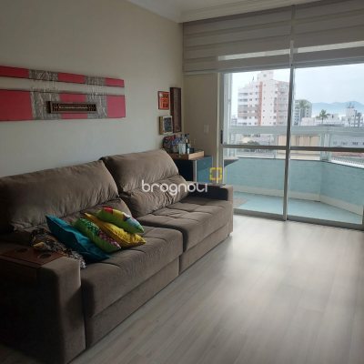 Apartamento com 114m², 3 quartos (sendo 1 suíte), 2 garagens, no bairro Canto em Florianópolis