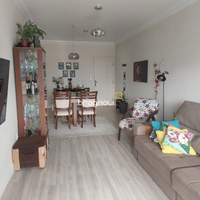 Apartamento com 114m², 3 quartos (sendo 1 suíte), 2 garagens, no bairro Canto em Florianópolis